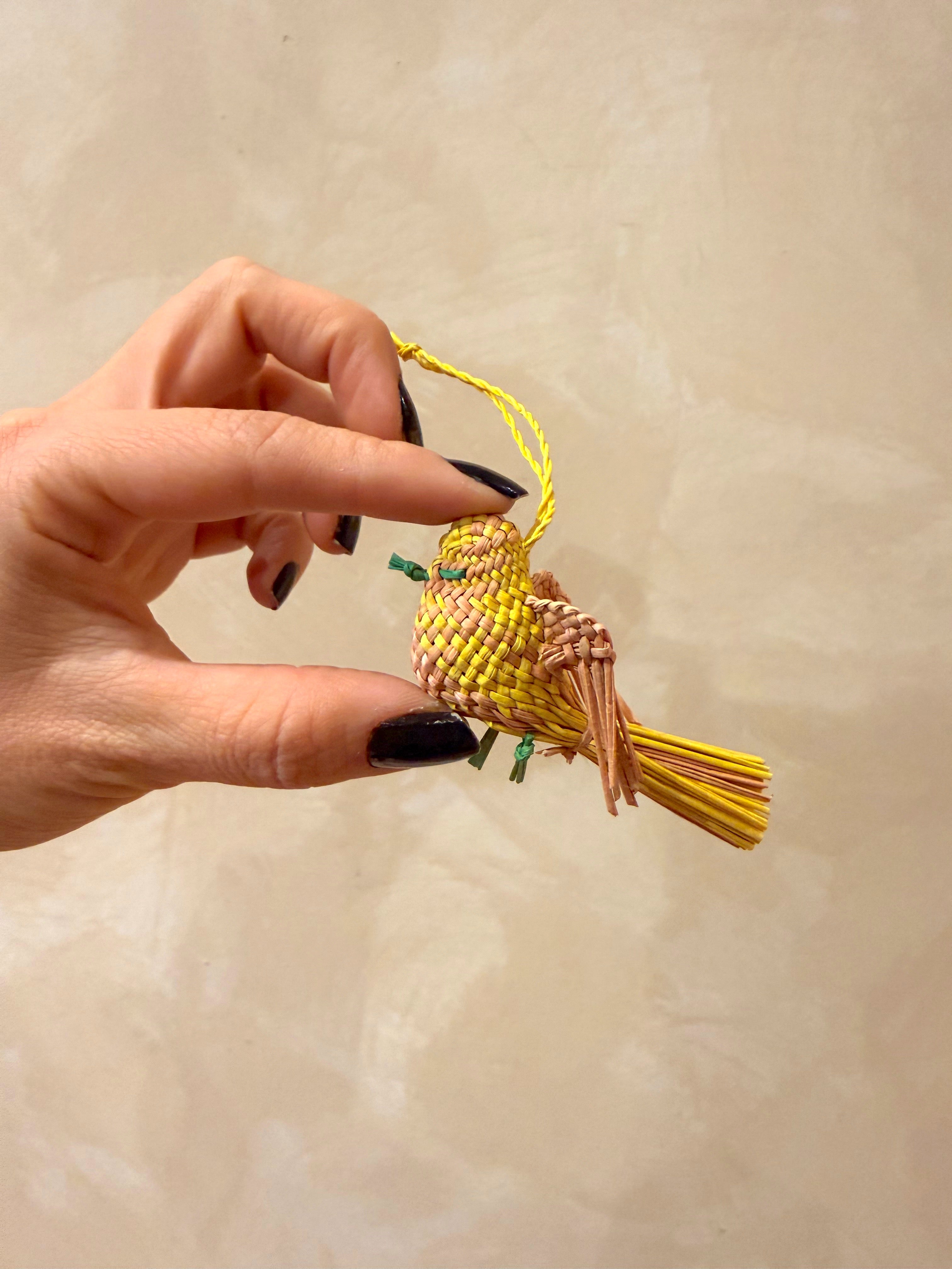 Pajaritos tejidos a mano