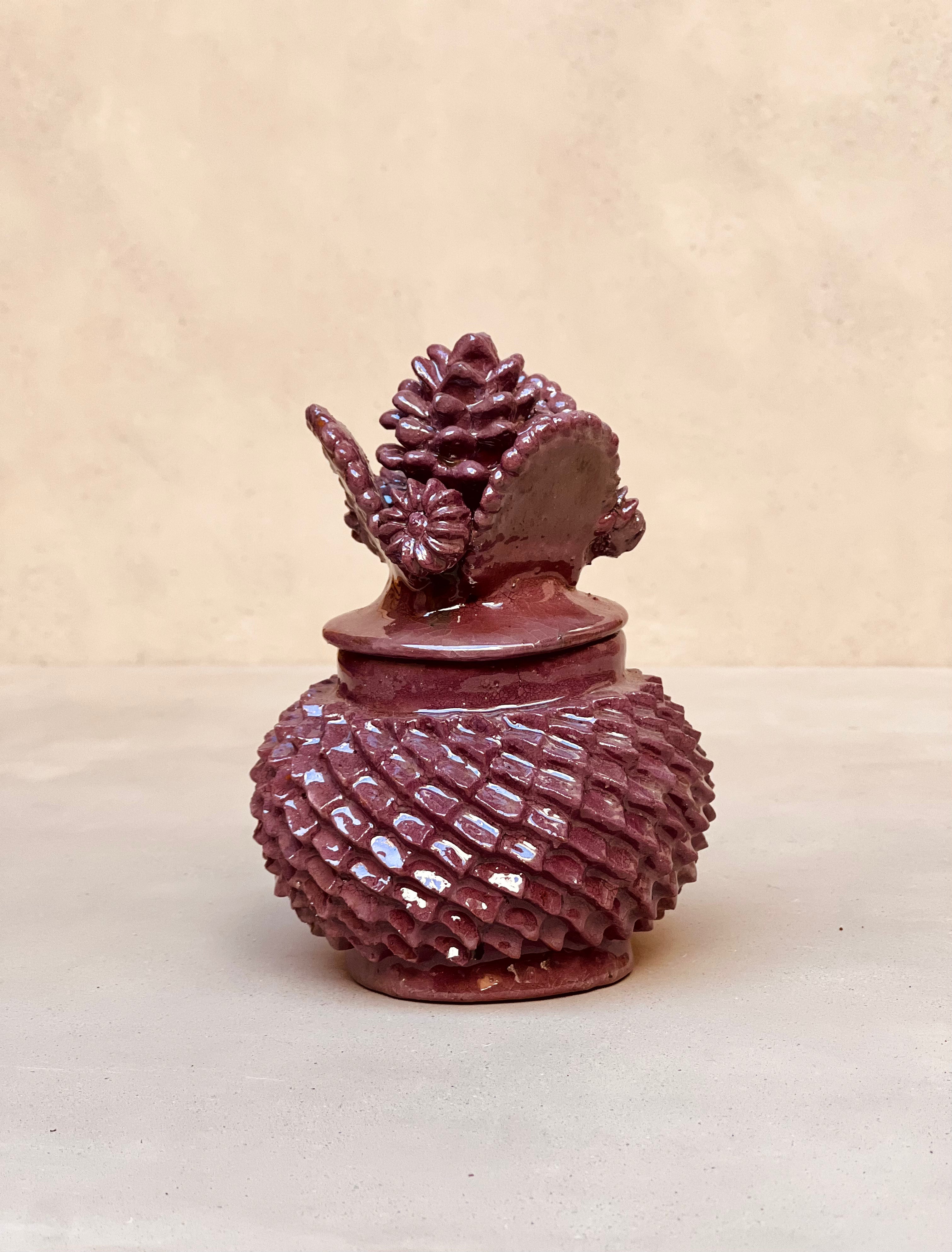 Piñas de barro vidriado